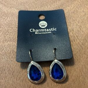 Beautiful New blue Rhinestone lever back earrings